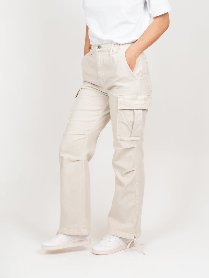 Pantalone cargo in cotone color burro con fondo ampio